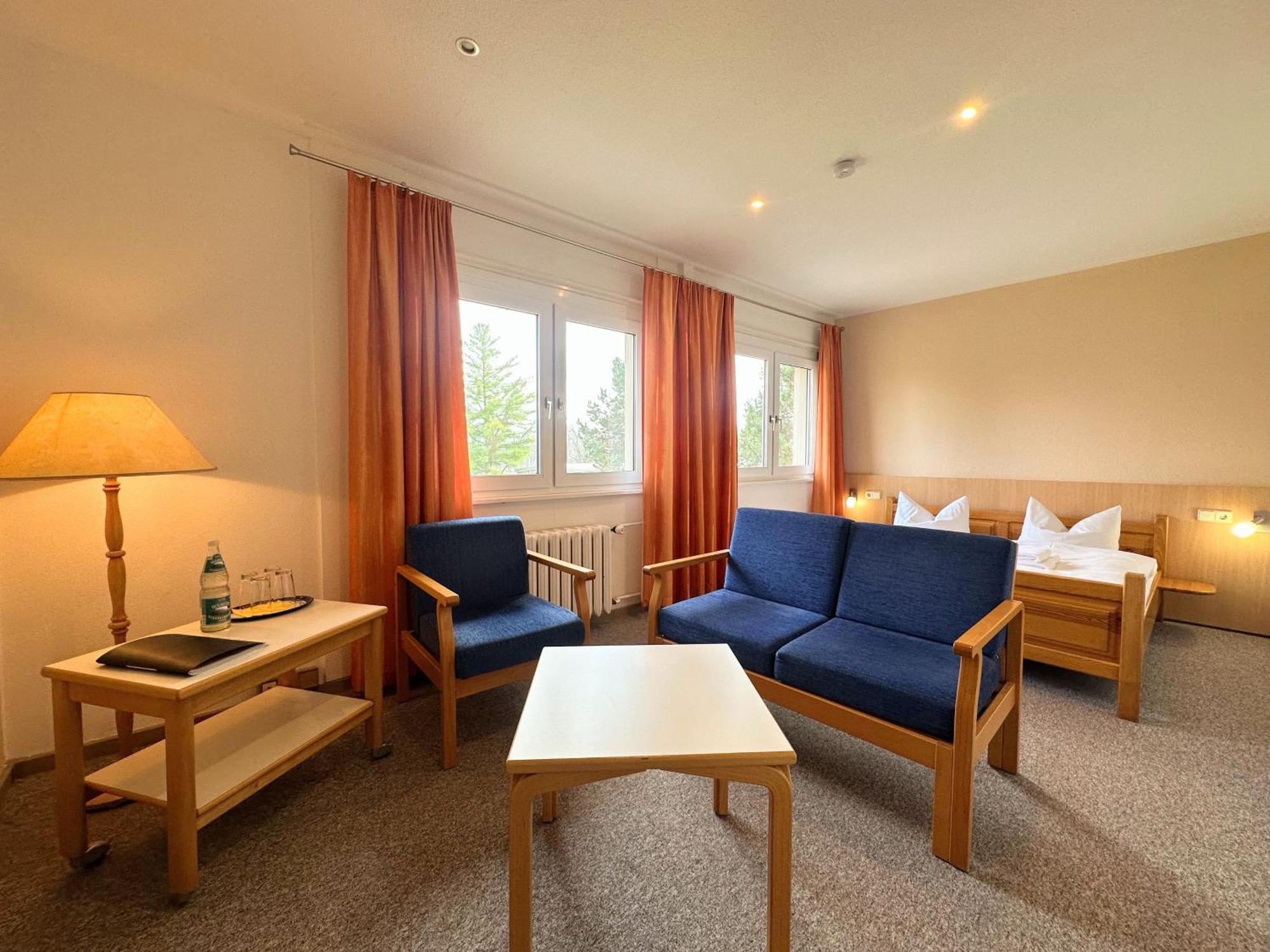 Hotel Am Laerchenberg I Fruehstueck, Wlan, Parkplatz Schirgiswalde-Kirschau Bagian luar foto