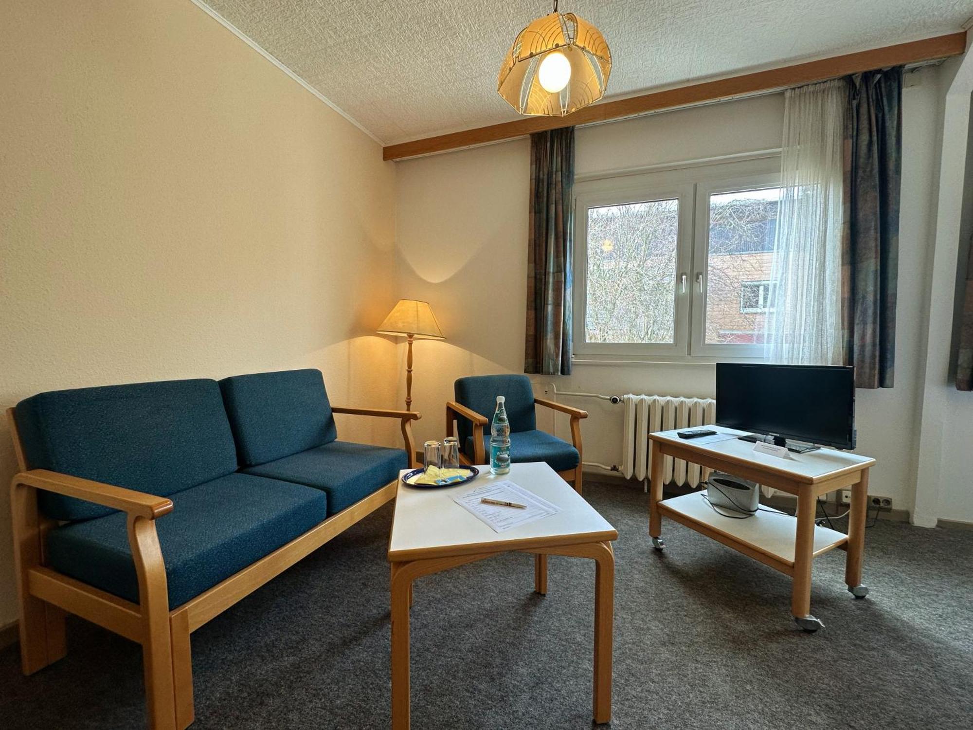 Hotel Am Laerchenberg I Fruehstueck, Wlan, Parkplatz Schirgiswalde-Kirschau Bagian luar foto