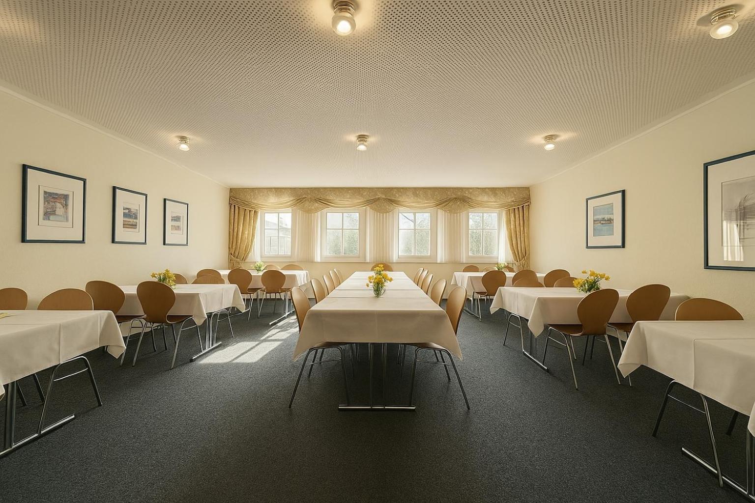 Hotel Am Laerchenberg I Fruehstueck, Wlan, Parkplatz Schirgiswalde-Kirschau Bagian luar foto